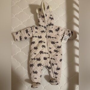 Adorable Elephant Print Hooded Baby Onesie